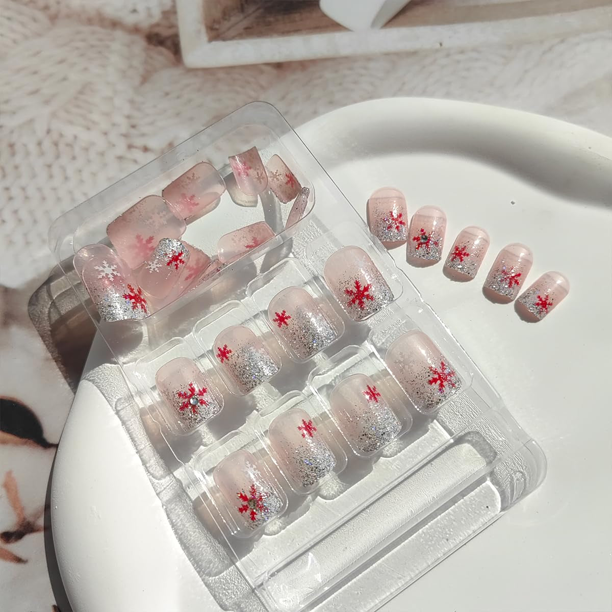 24Pcs Christmas Press on Nails Short Square Fake Nails Red White Snowflake Rhinestones Design Xmas Glue on Nails Glitter French Tip False Nails Winter Acrylic Nails Pink Christmas Artificial Nails Kit